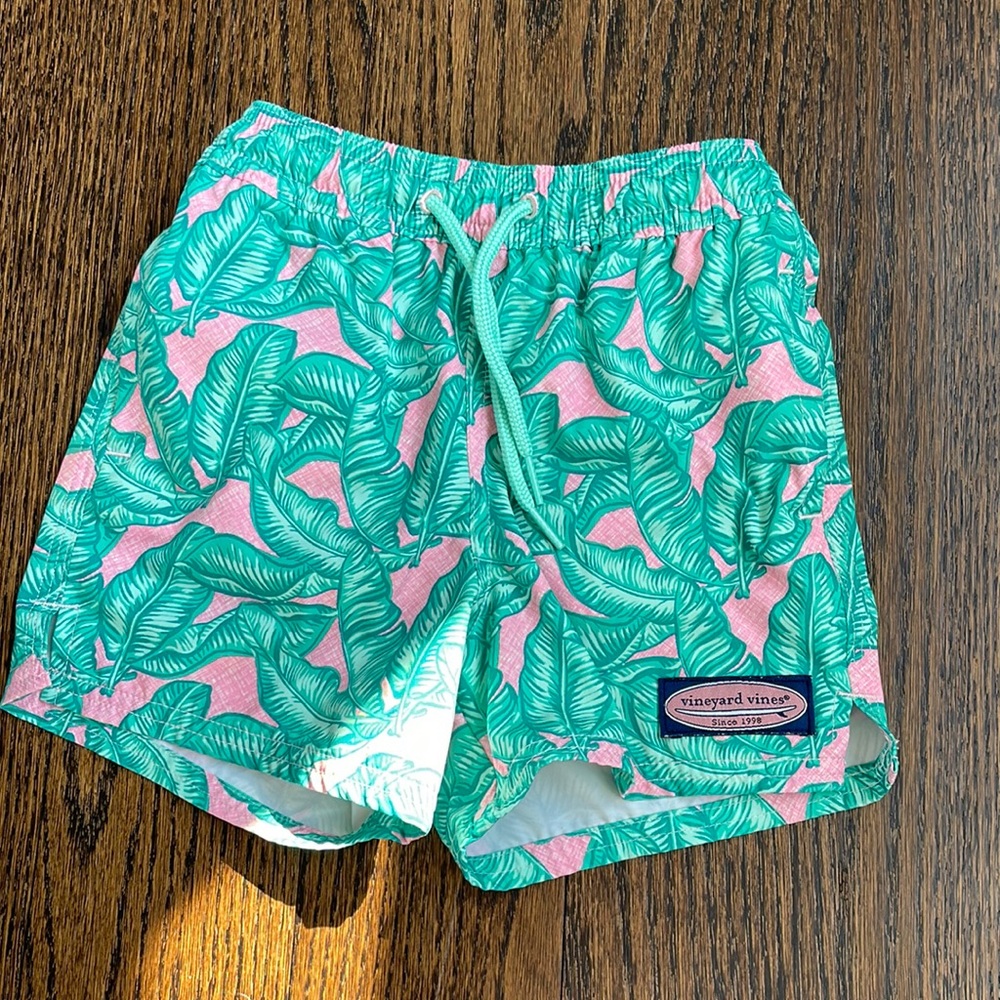Vineyard Vines boys swim trunks 4t